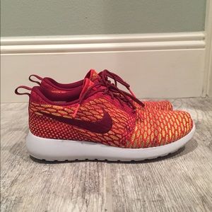Nike Roshes size 7.5